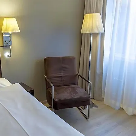 Отель Scandic Victoria Флоро